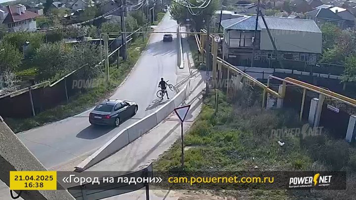 Падение с велосипеда г. Волжский, ул. Набережная - ул. Октябрьская 21-04-2025 16-38 в Волжском, 22.04.2025 в 20:30