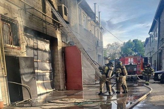 🔥 В городе Волжском Волгоградской области вечером 2 мая произошел пожар, в результате которого выгорел автосервис и один... в Волжском, 03.05.2025 в 12:30