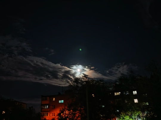 Луна 🌖 в Волжском, 12.05.2025 в 10:30