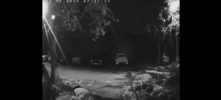 В ночь с 12 на 13 мая, вандалы, в 30 квартале, изрисовали фасады зданий. в Волжском, 15.05.2025 в 16:30