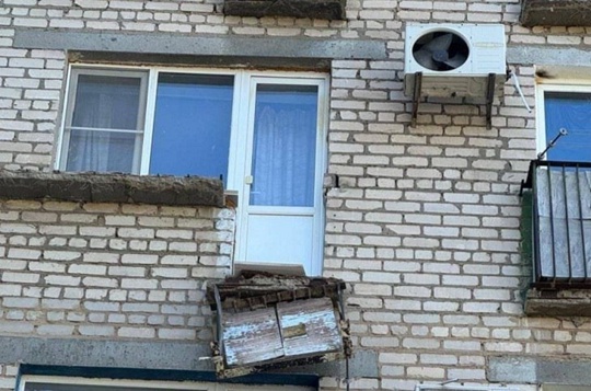 😭Трагедия произошла сегодня, 17 мая, в Волжском Волгоградской области, во втором часу дня. По свидетельству очевидцев, п... в Волжском, 17.05.2025 в 16:30