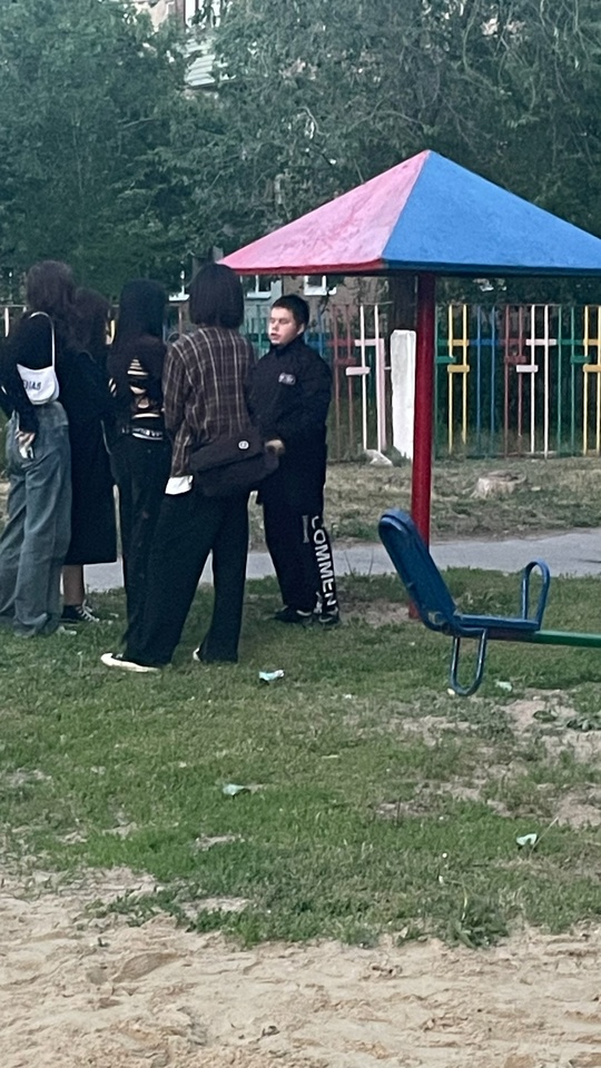 Пропавший мальчик, 17 мкр во дворах за поликлиникой #2 ; время 19:58 в Волжском, 23.05.2025 в 09:00