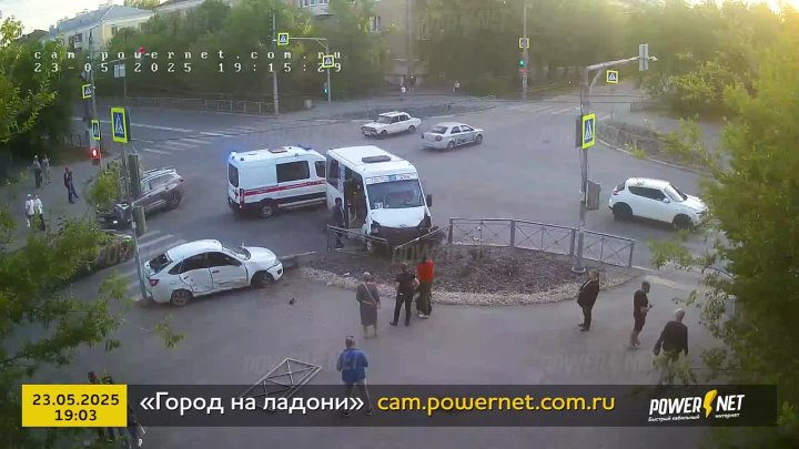 ДТП (авария г. Волжский) ул. Коммунистическая - ул. Пушкина 23-05-2025 19-03 в Волжском, 23.05.2025 в 23:30