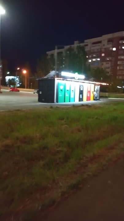 Ничего нового, просто ребятишки снова залезли в мусорные распределители. в Волжском, 27.05.2025 в 23:00
