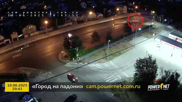 Заехал на отбойник г. Волжский, ул. Карбышева - ул. Пионерская 10-06-2025 20-43 в Волжском, 11.06.2025 в 20:00