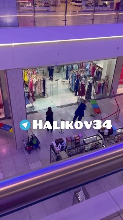В Волгомолле разбили витрину… в Волжском, 13.06.2025 в 17:00