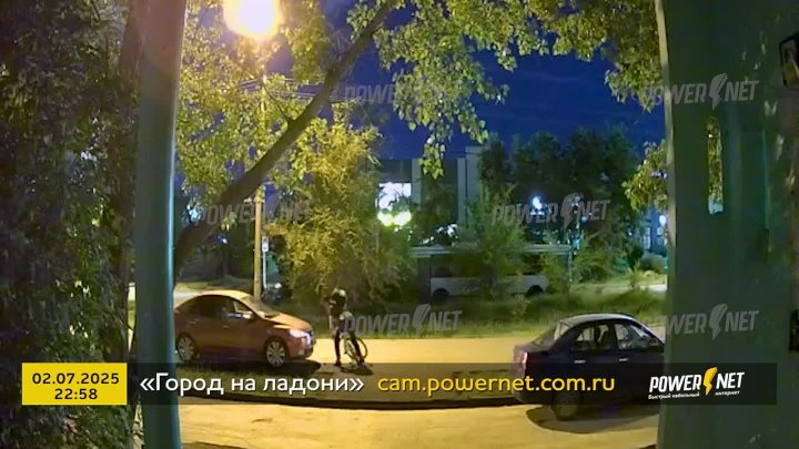 Велосипедист врезался в авто г. Волжский, ул. 40 лет Победы, д. 66 02-07-2025 21-58 в Волжском, 03.07.2025 в 18:30