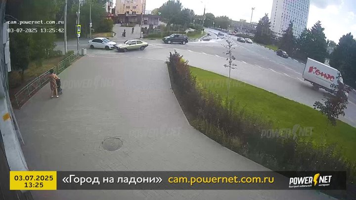 Аварийная ситуация г. Волжский, ул. Энгельса, д. 1 03-07-2025 13-25 в Волжском, 04.07.2025 в 08:00