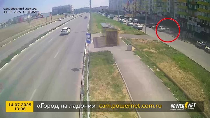 ДТП (авария г. Волжский) ул. Карбышева, д. 126а «Остановка 28-й микрорайон» 14-07-2025 13-06 в Волжском, 15.07.2025 в 11:00