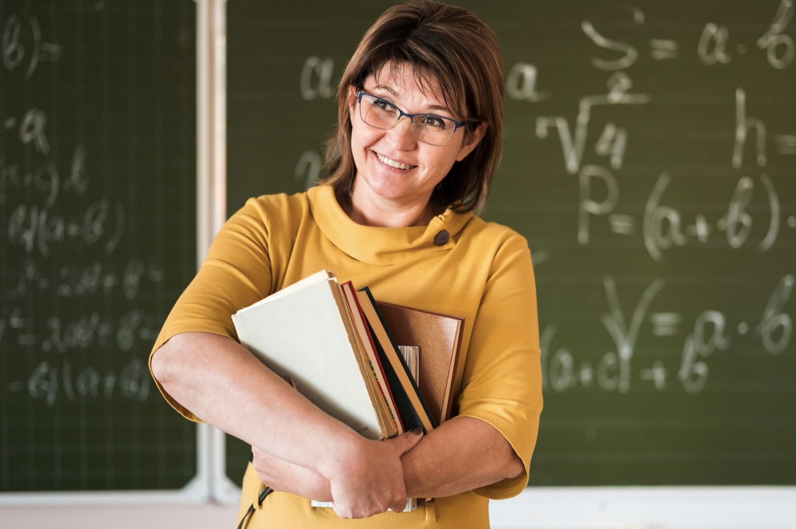 👩🏫Учителям, проработавшим свыше 10 лет, хотят выдавать по 1 млн рублей. в Волжском, 16.07.2025 в 14:30