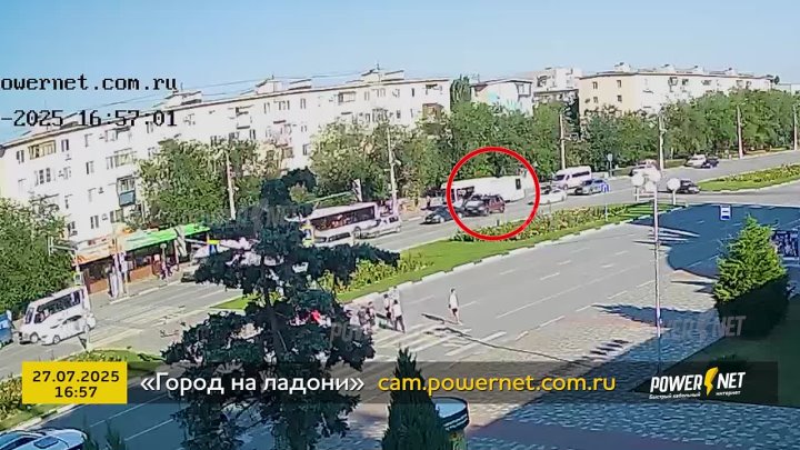 ДТП (авария г. Волжский) пр. Ленина д. 84А, «Фасад ЦУМа» 27-07-2025 16-57 в Волжском, 29.07.2025 в 21:00