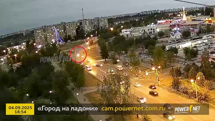 ДТП (авария г. Волжский) пл. Труда, стелла «25 лет Волжскому» 04-09-2025 18-54 в Волжском, 04.09.2025 в 23:00