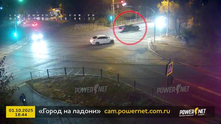 Выезд на встречку г. Волжский, ул. Коммунистическая - ул. Карла Маркса 01-10-2025 18-44 в Волжском, 02.10.2025 в 09:30