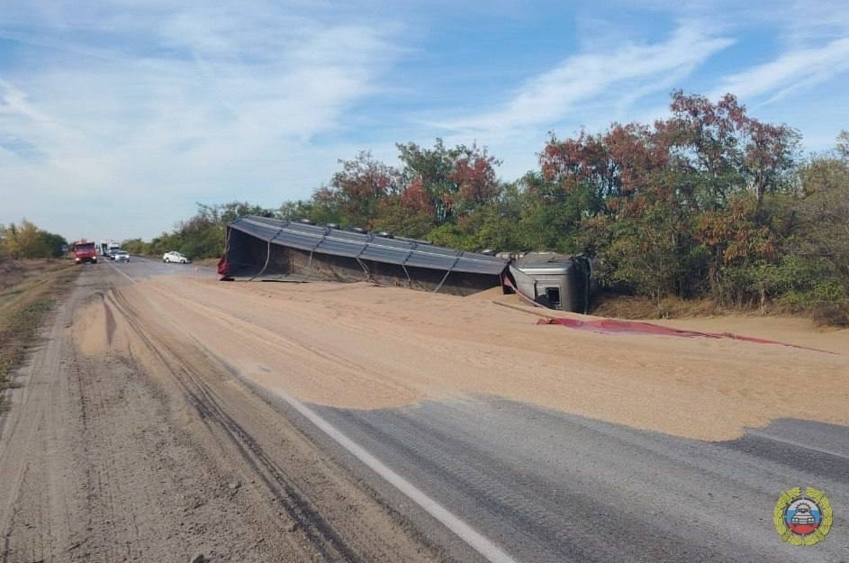 ⚡️Водители двух машин погибли в ДТП в Камышинском районе  в Волжском, 03.10.2025 в 19:30