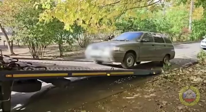 В Волжском начались рейды против автомобилистов, паркующихся на тротуарах. в Волжском, 11.10.2025 в 08:00