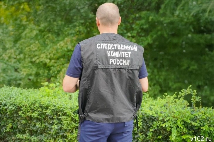 Тело на улицу, протезы – в кусты в Волжском, 14.10.2025 в 18:30