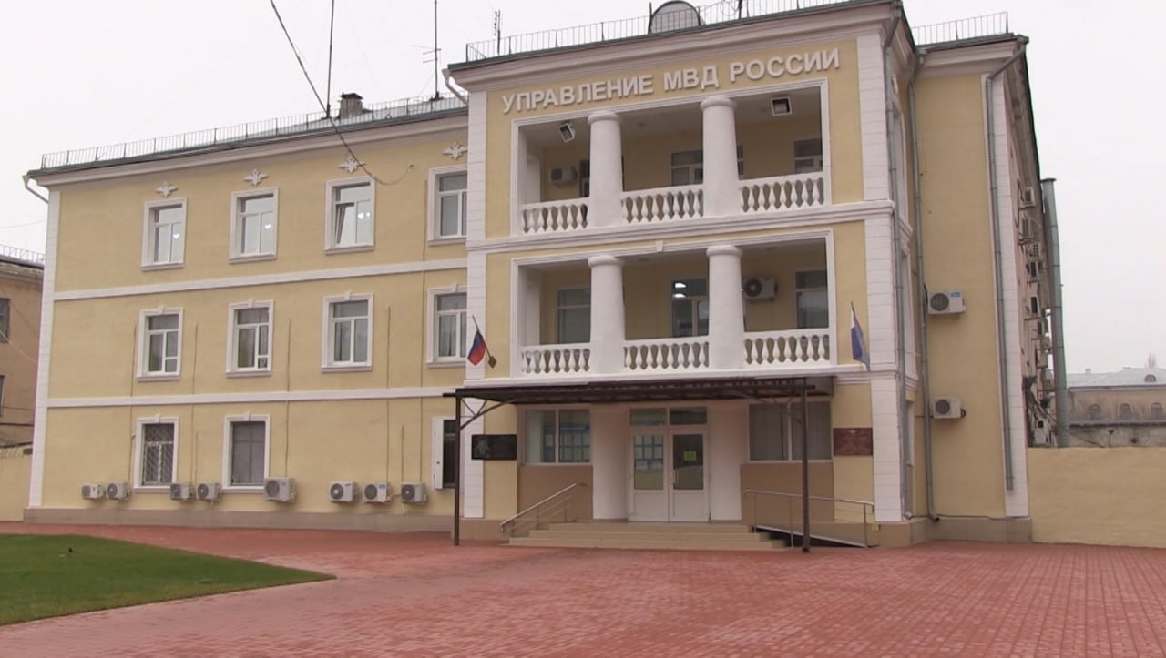 ⭐️ В городе Волжском полицейские задержали подозреваемого в мошенничестве в Волжском, 23.11.2025 в 16:00