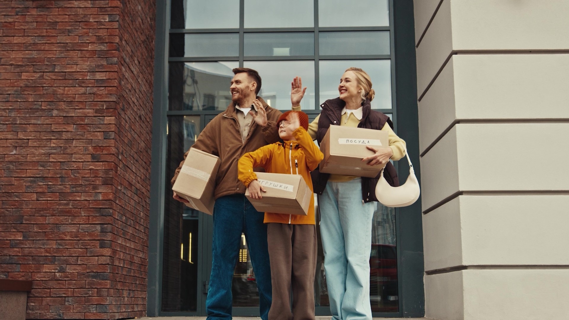 Иногда мы вырастаем из прошлого так же тихо, как дети вырастают из любимых маминых объятий.  в Волжском, 28.11.2025 в 15:30