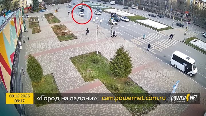 Проезд по тротуару (г. Волжский) - ЦУМ - 09-12-2025 09:17 в Волжском, 09.12.2025 в 14:00