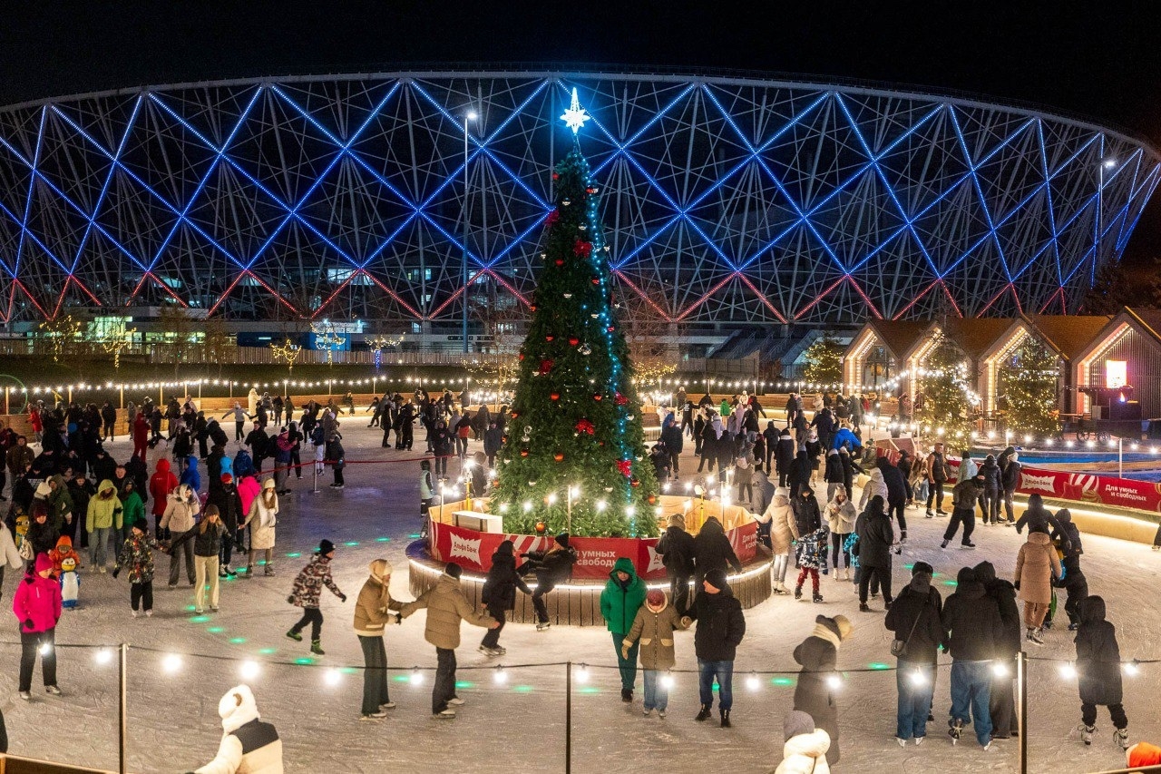 В Центральном парке Волгограда заработал самый большой в городе открытый каток! в Волжском, 11.12.2025 в 20:00
