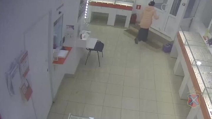 24-летняя волгоградка обокрала квартиру знакомой в Волжском, 20.12.2025 в 19:30