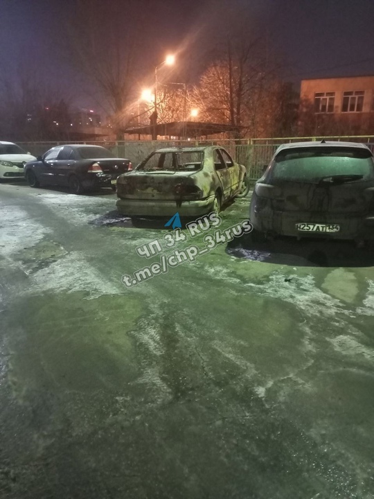 Сожгли машину в 22 микрорайоне, никто не знает что случилось? в Волжском, 08.02.2025 в 23:25